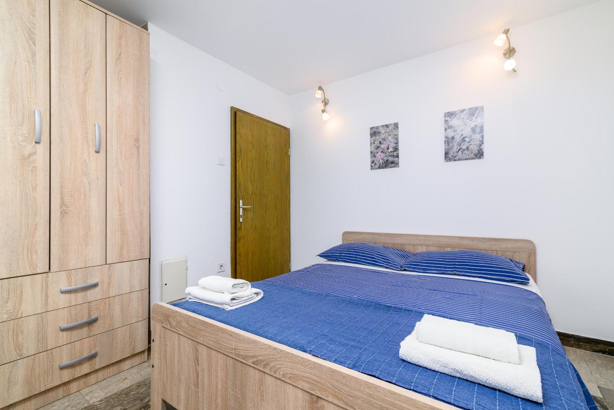 Apartments With A Parking Space Premantura, Medulin - 2228 Rum bild